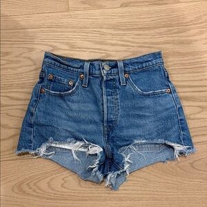 Levi’s denim High-Rise Frayed Hem Women’s Shorts - Blue